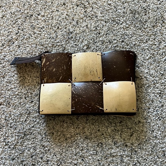 YOA Coconut Shell Clutch - Picture 2 of 4